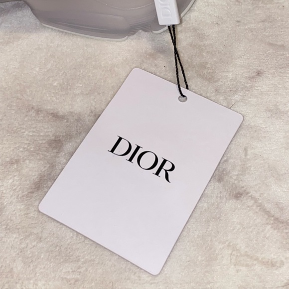 NIB Women’s Authentic Dior Vibe White & Metallic Gold Mesh and Leather Sneakers - Picture 12 of 15